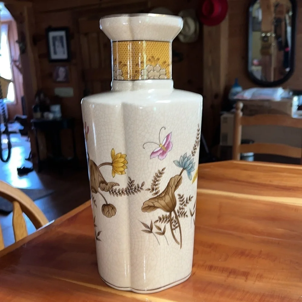 Vintage Andrea by Sadek Japan Lotus Flowers Butterfly Tall Vase